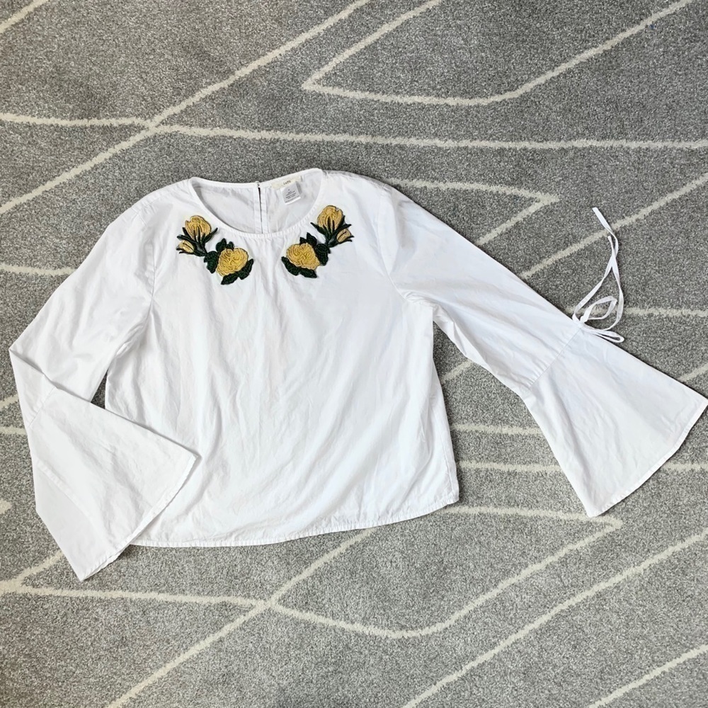 InTu White Bell Sleeve Boho Top w/ Floral Appliqué